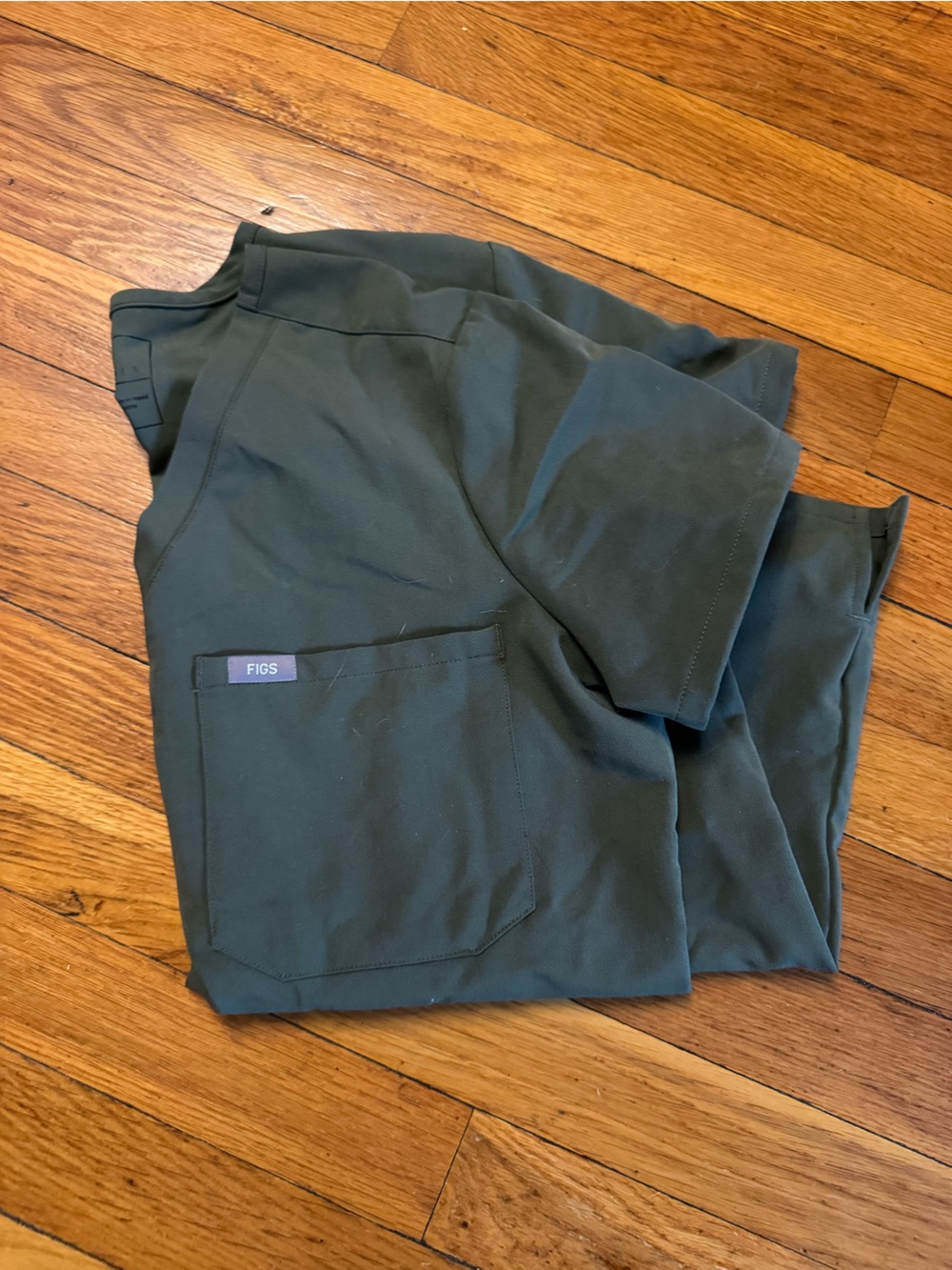 Figs Short Sleeve V-Neck Scrub Top in Olive